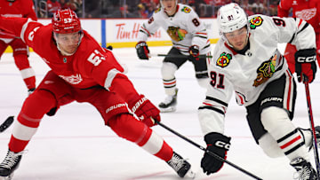 Chicago Blackhawks v Detroit Red Wings