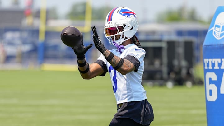 Jun 11, 2025; Orchard Park, NY, USA; Buffalo Bills safety Damar Hamlin (3) makes a catch during Minicamp at Highmark Stadium. Mandatory Credit: Gregory Fisher-Imagn Images Jun 11, 2025; Orchard Park, NY, USA; Buffalo Bills safety Damar Hamlin (3) makes a catch during Minicamp at Highmark Stadium. Mandatory Credit: Gregory Fisher-Imagn Images