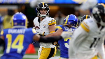 Pittsburgh Steelers v Los Angeles Rams