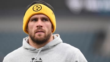 Dec 15, 2024; Philadelphia, Pennsylvania, USA; Pittsburgh Steelers linebacker T.J. Watt (90) during warmups against the Philadelphia Eagles at Lincoln Financial Field. Mandatory Credit: Eric Hartline-Imagn Images