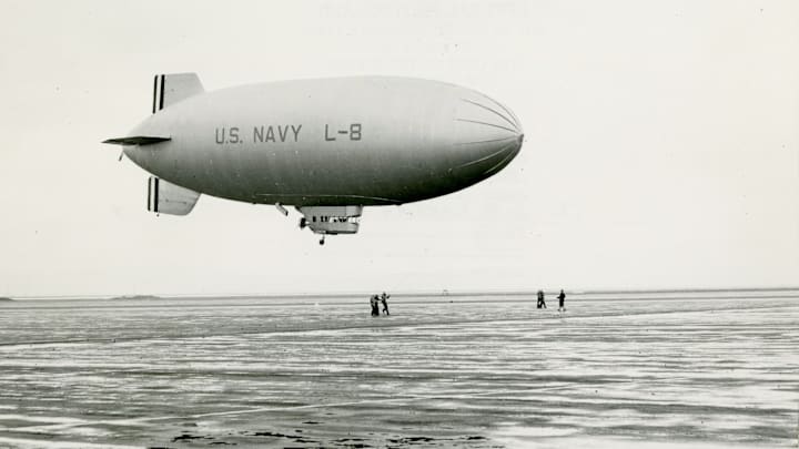 The L-8 comes in for a landing.