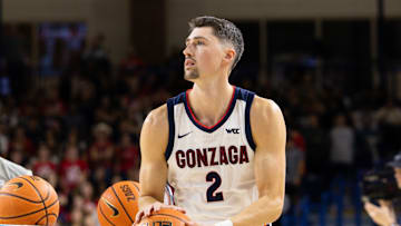 Gonzaga Bulldogs guard Steele Venters (2).