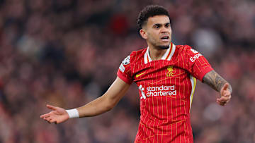 Luis Díaz segue com futuro indefinido no Liverpool