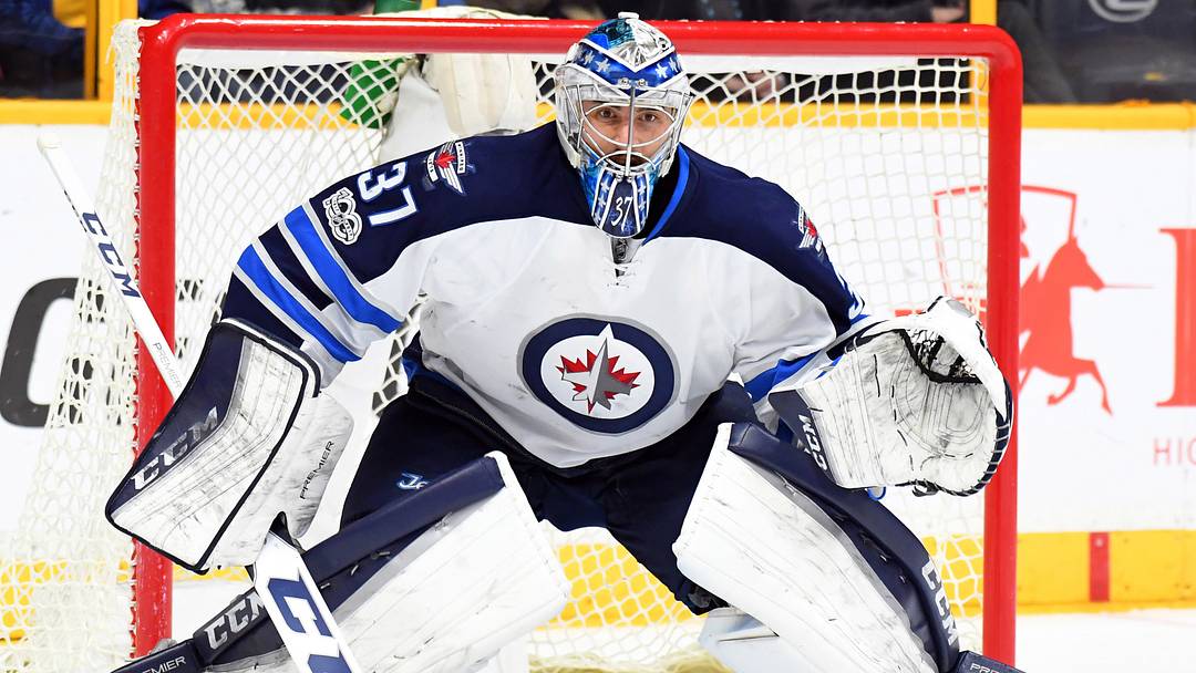 Winnipeg Jets goalie Connor Hellebuyck (37): Christopher Hanewinckel-USA TODAY Sports