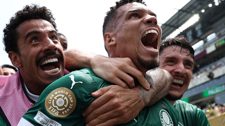 Atacante entrou no segundo tempo e fez gol na prorrogação Atacante entrou no segundo tempo e fez gol na prorrogação