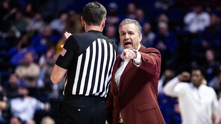 John Calipari makes his case to an official during Arkansas’ loss to LSU.