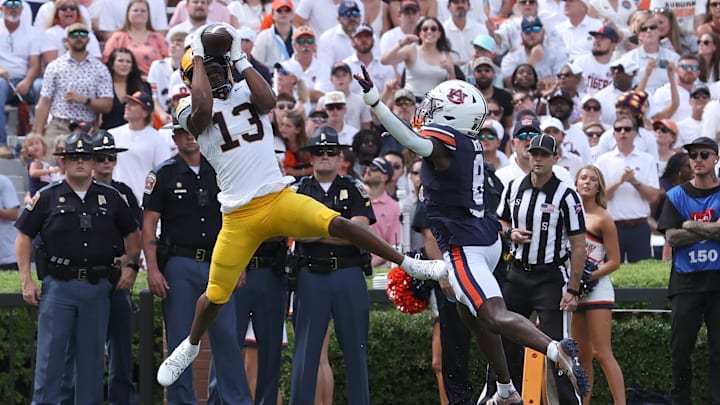 Cal wide receiver Nyziah Hunter makes a touchdown catch