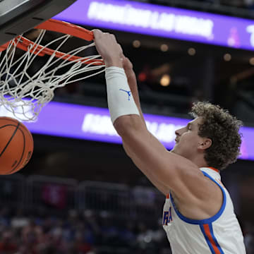 Florida Gators center Micah Handlogten suffered a head injury against Miami.