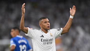 Real Madrid CF v Deportivo Alaves  - La Liga EA Sports