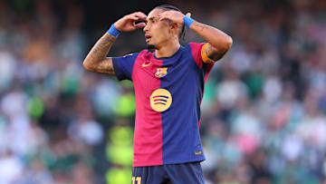 Raphinha empujó a Hansi Flick y a Marc-André ter Stegen en el partido del FC Barcelona vs. Real Betis 