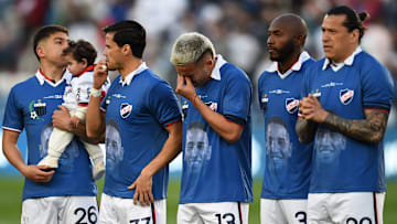 TOPSHOT-FBL-URUGUAY-NACIONAL-LIVERPOOL-IZQUIERDO-TRIBUTE