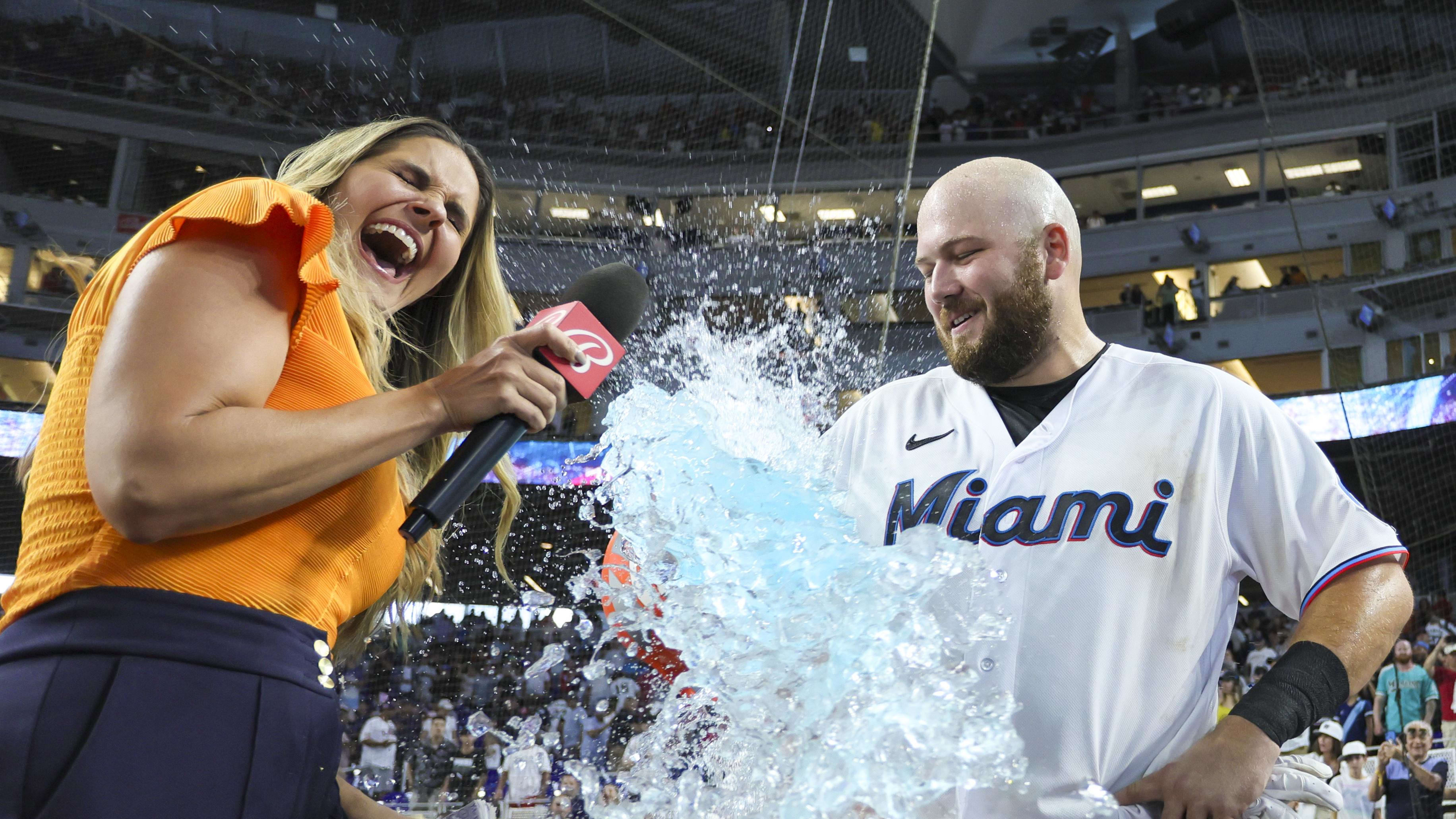 Marlins Fans Struggle to Watch Historic Game Due to Comcast Dispute