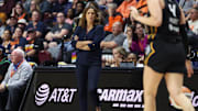 Stephanie White coaching the Connecticut Sun.