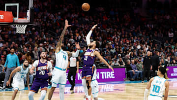 Phoenix Suns v Charlotte Hornets