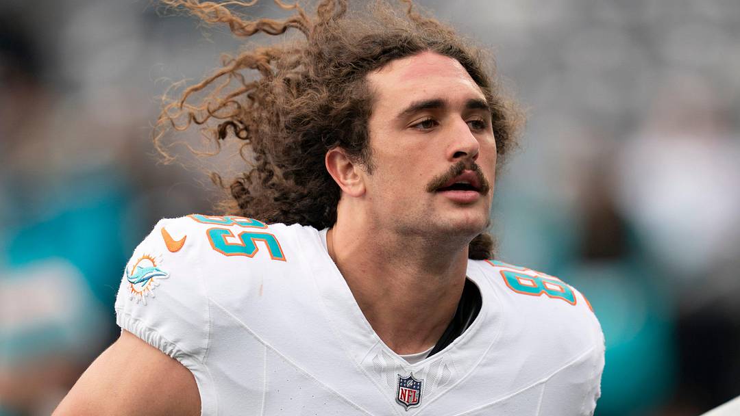 Miami Dolphins tight end Greg Dulcich
