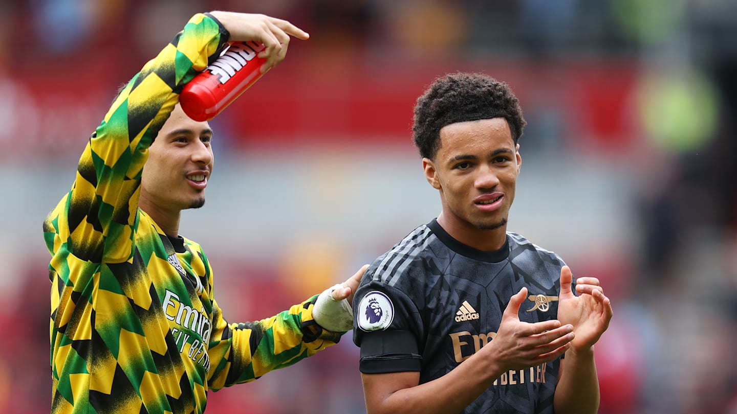 15 Jahre alt ArsenalYoungster wird zum jüngsten Spieler der Premier LeagueGeschichte!