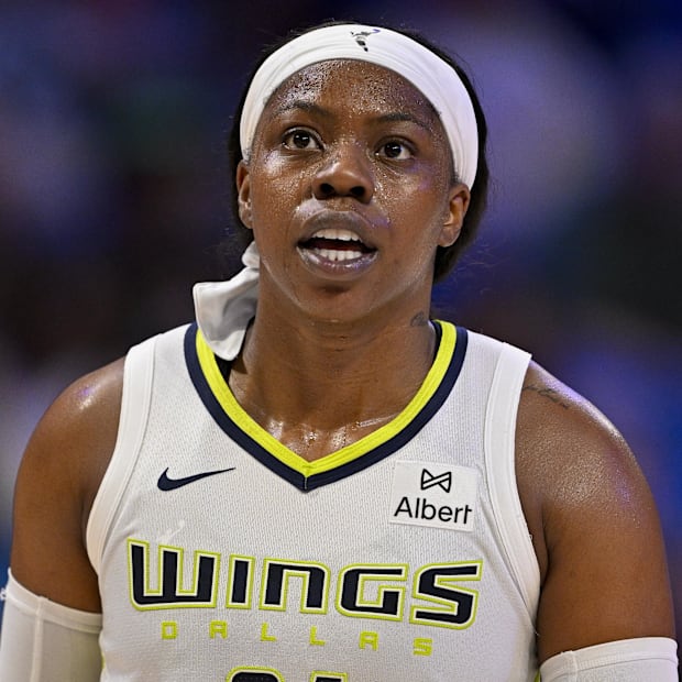 Dallas Wings guard Arike Ogunbowale