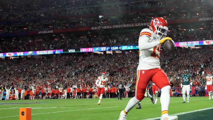 Kansas City Chiefs wide receiver Kadarius Toney (19) scores a touchdown against the Philadelphia