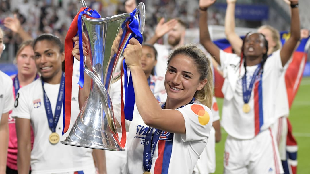Danielle van de Donk is poised to face her former side on Thursday