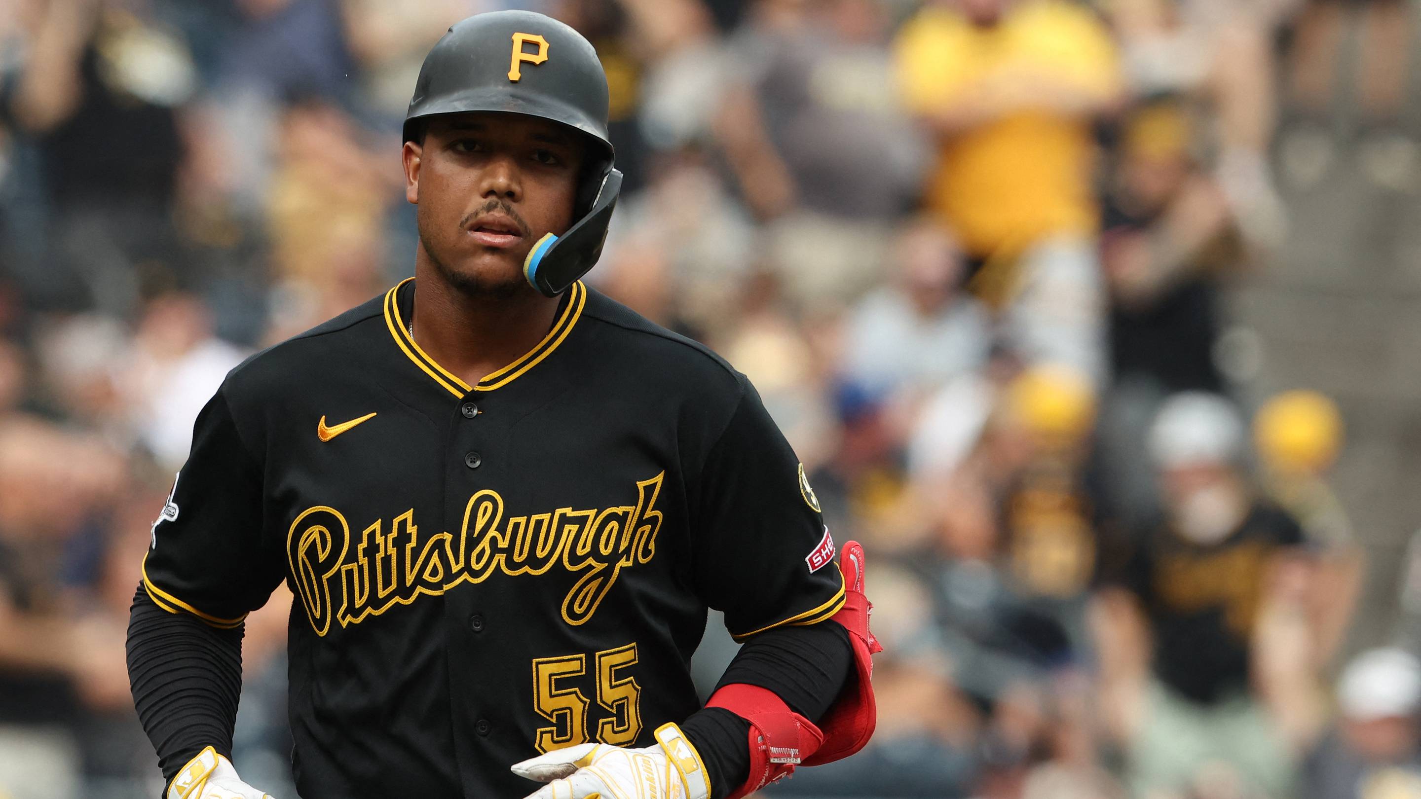 Pirates' Esmerlyn Valdez Suffers Season-Ending Injury
