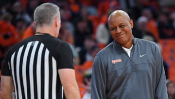 A national analyst lauds Syracuse basketball coaches for their aggressive, consistent recruiting efforts in the 2025 class.