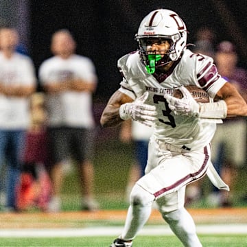 Dowling Catholic wide receiver Jeffrey Roberts (3) carries the ball during a high school football game between Valley and Dowling Catholic on Aug. 29, 2025, at Valley Stadium in West Des Moines, Iowa. Valley defeated Dowling Catholic 20-19.
