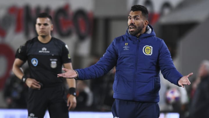 No mercado! Tévez não é mais o treinador do Rosario Central. No mercado! Tévez não é mais o treinador do Rosario Central.
