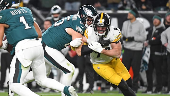 Watt had two sacks before exiting the lineup 