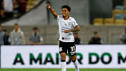 Titular ao longo do ano, Du Queiroz recebeu sondagens do exterior 