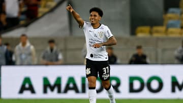 Titular ao longo do ano, Du Queiroz recebeu sondagens do exterior 