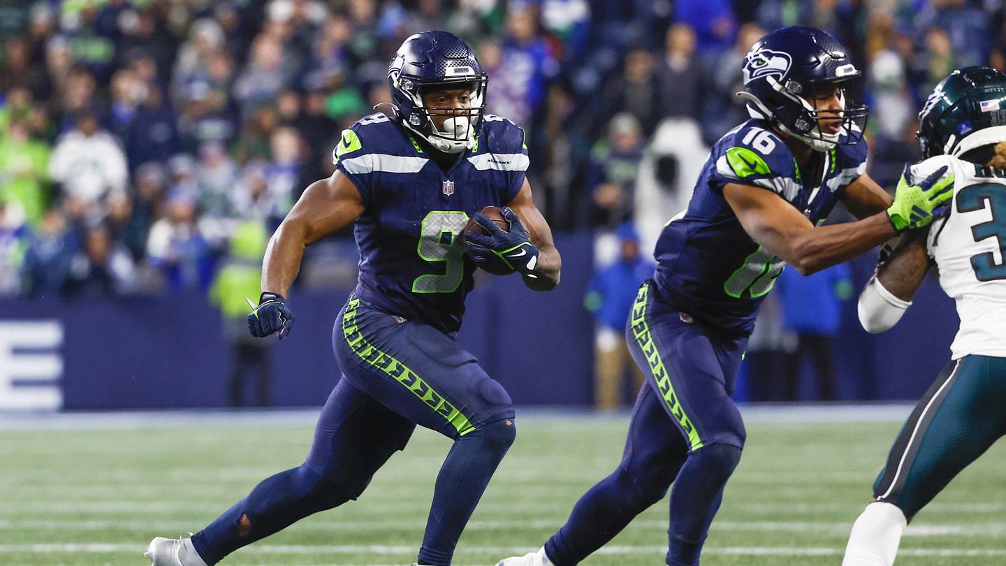 Seattle Seahawks' Running Backs Looking For Bounce-Back Season - Vimarsana News