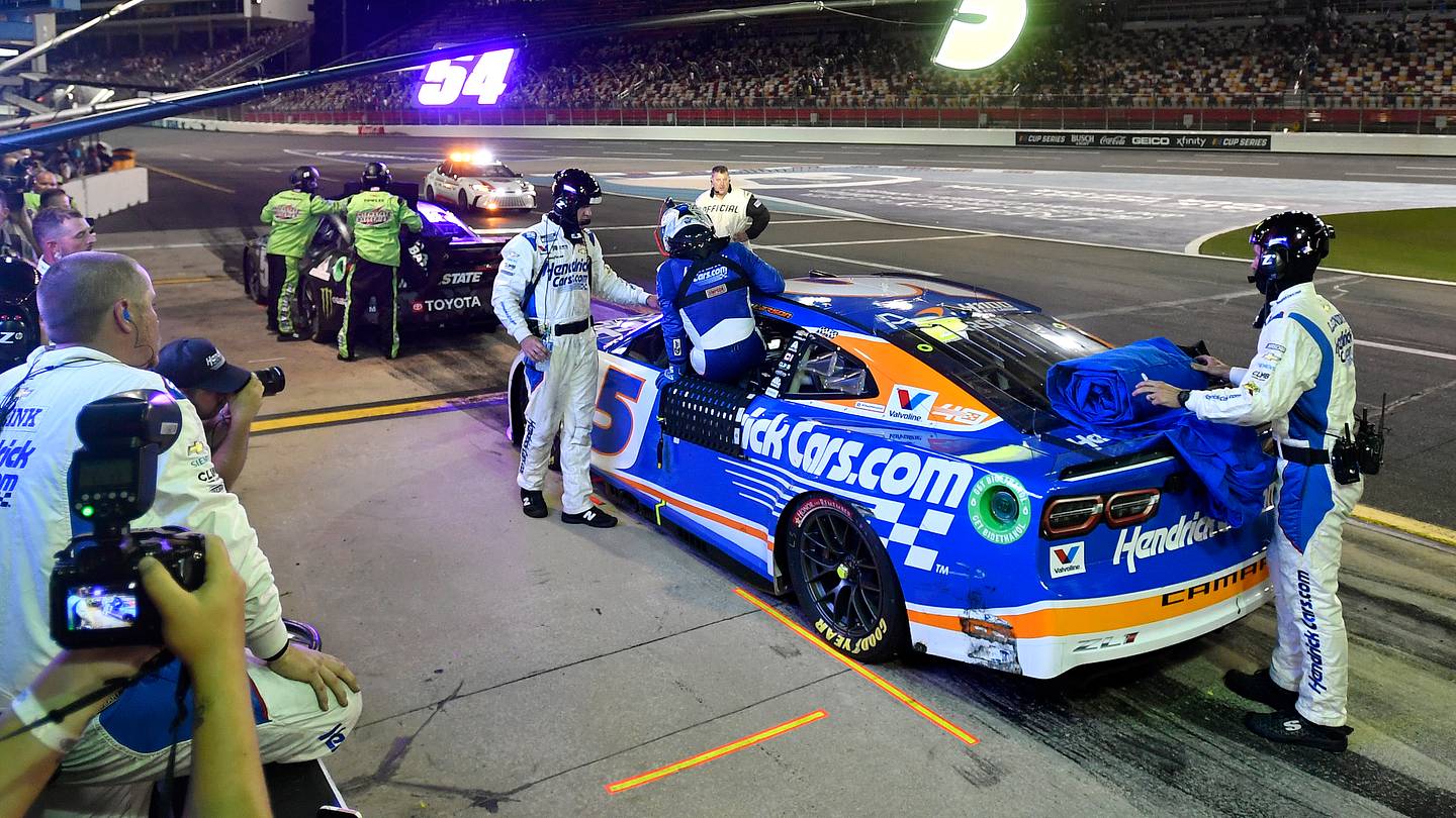 NASCAR update paints clear Kyle Larson playoff waiver picture - Vimarsana News