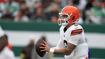 Cleveland Browns quarterback Dillon Gabriel (8) drops back for a pass during an NFL Week 10 game between the New York Jets and the Cleveland Browns at MetLife Stadium on Sunday, Nov. 9, 2025.