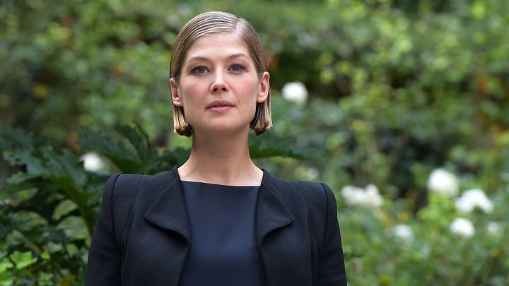 L'actrice anglaise Rosamund Pike pose lors du photocall du film 'Gone Girl' le 12 septembre 2014 à Rome, Italie. 