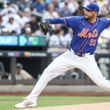 Jun 26, 2024; New York City, New York, USA;  New York Mets starting pitcher Sean Manaea (59) pitches in the first inning against the New York Yankees at Citi Field. Mandatory Credit: Wendell Cruz-USA TODAY Sports