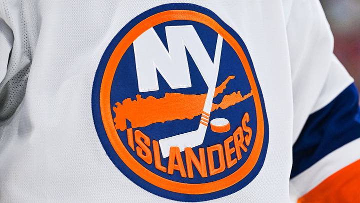 Feb 11, 2023; Montreal, Quebec, CAN; View of a New York Islanders logo on a jersey worn by a member of the team against the Montreal Canadiens during the second period at Bell Centre. Mandatory Credit: David Kirouac-USA TODAY Sports Feb 11, 2023; Montreal, Quebec, CAN; View of a New York Islanders logo on a jersey worn by a member of the team against the Montreal Canadiens during the second period at Bell Centre. Mandatory Credit: David Kirouac-USA TODAY Sports
