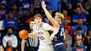 Florida Gators forward Alex Condon recorded a double-double in the win over UNF.