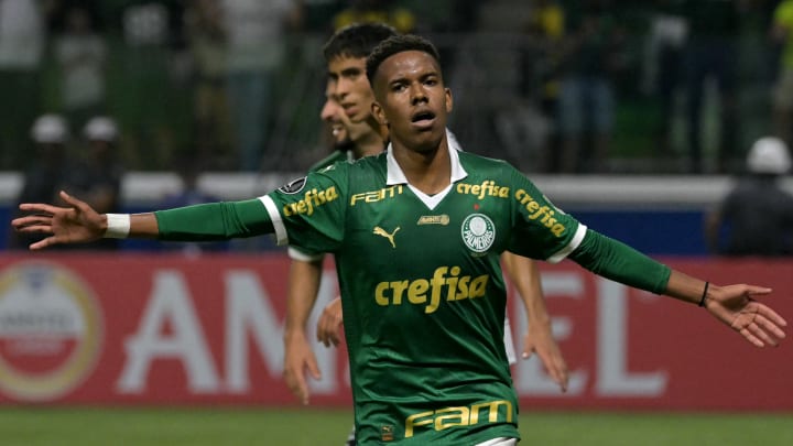 Chelsea resmi mendatangkan Estevao Willian dari Palmeiras.