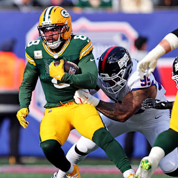 Josh Jacobs left Sunday's Packers win with a knee injury.