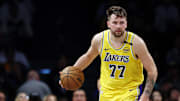 Doncic tiene dolencias en el tobillo