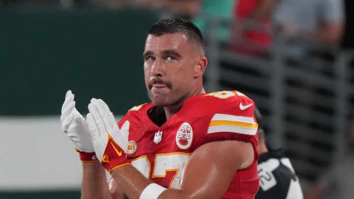 East Rutherford, NJ    October 1, 2023    Travis Kelce of the Chiefs in the first half. The New York Jets host the Kansas City Chiefs at MetLife Stadium in East Rutherford, NJ on October 1, 2023.