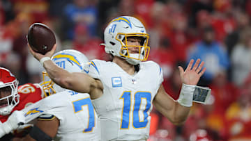 Los Angeles Chargers v Kansas City Chiefs