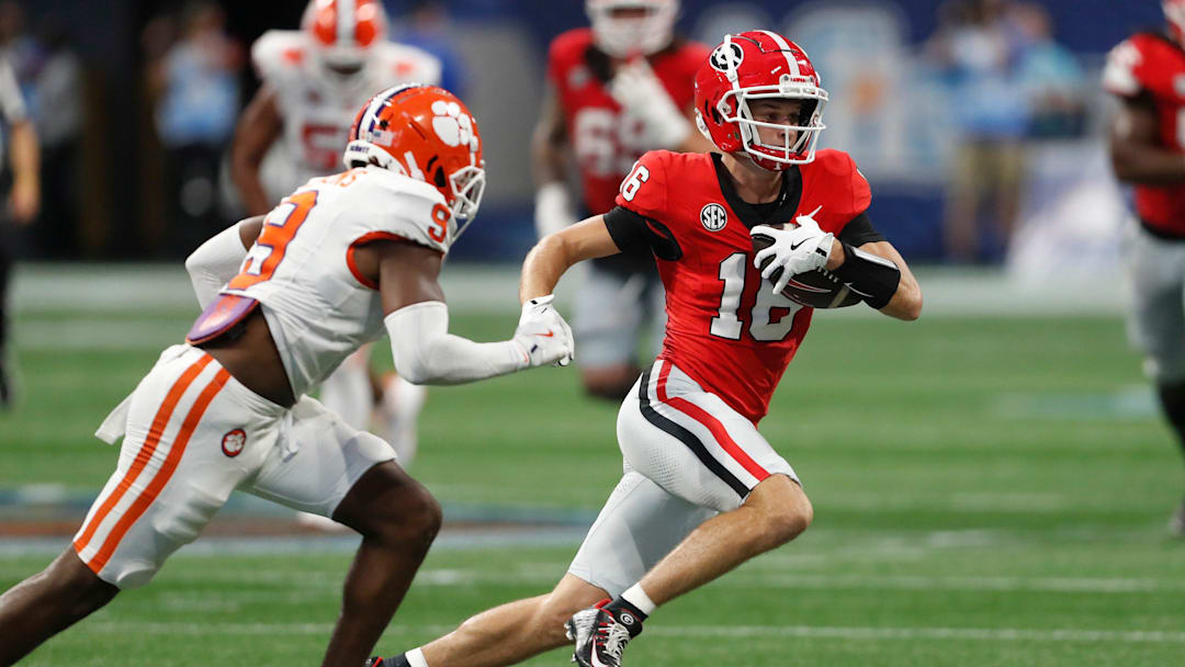 Georgia wide receiver London Humphreys (16) moves the ball during the second half of the NCAA Aflac Kickoff Game against Clemson in Atlanta, on Saturday, Aug. 31, 2024