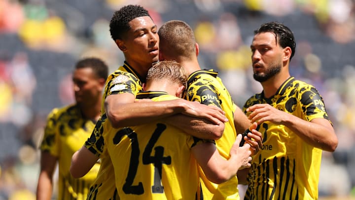 Der BVB läuft natürlich auch in der neuen Saison in schwarz-gelb auf Der BVB läuft natürlich auch in der neuen Saison in schwarz-gelb auf