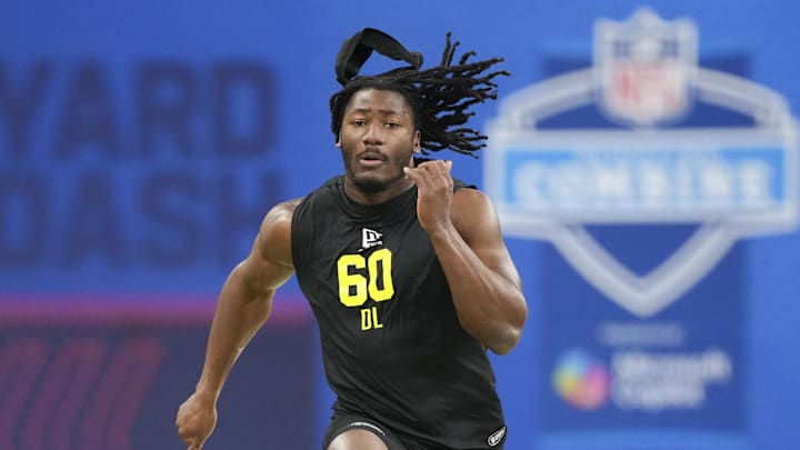 Feb 26, 2026; Indianapolis, IN, USA; Oklahoma defensive lineman R Mason Thomas (DL60) runs the 40-yard dash during the NFL Scouting Combine  at Lucas Oil Stadium. Mandatory Credit: Kirby Lee-Imagn Images