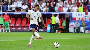 Camisa 10 é um dos astros em ação no torneio