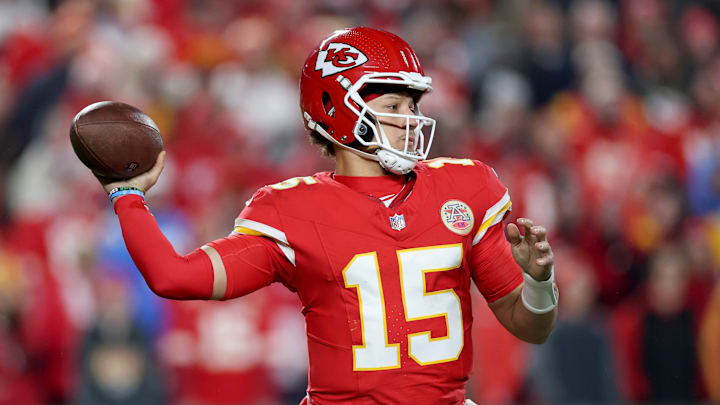 Los Angeles Chargers v Kansas City Chiefs