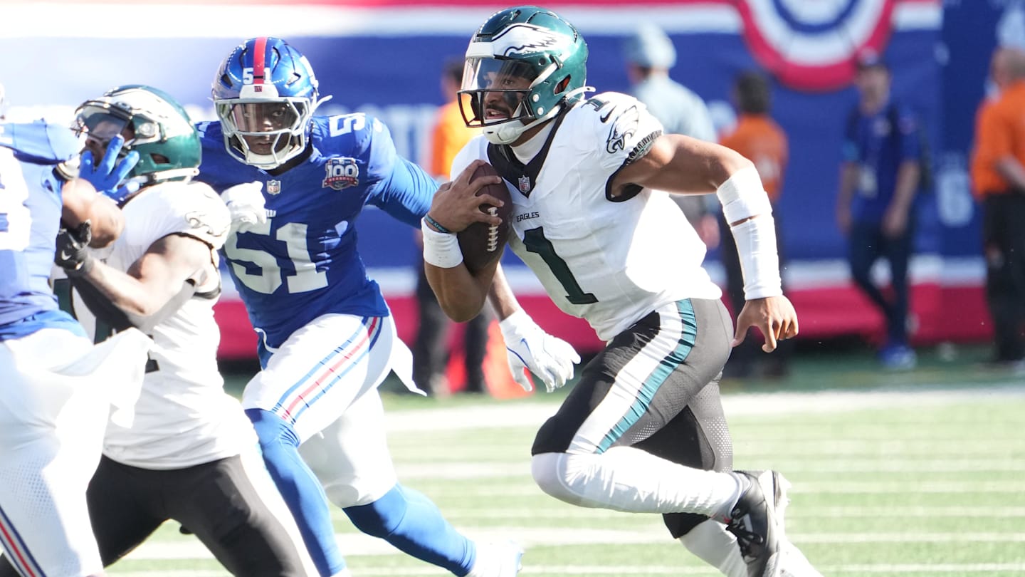 傑倫赫茨 (Jalen Hurts) 在老鷹隊擊敗巨人隊的比賽中登上 NFL 歷史榜單