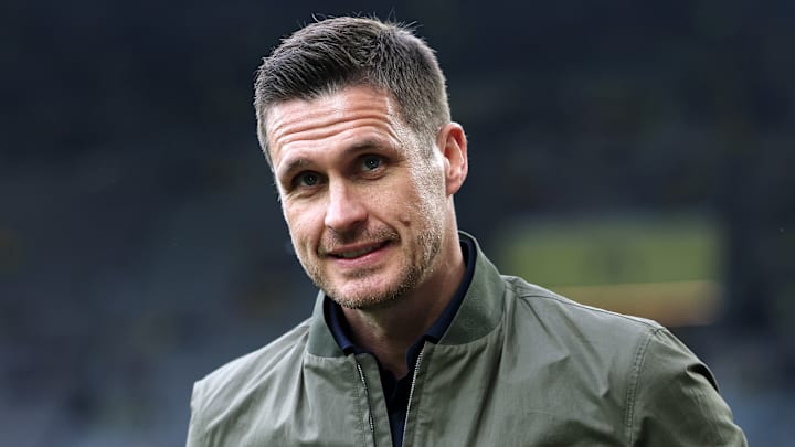 BVB-Sportdirektor Sebastian Kehl am Seitenrand. BVB-Sportdirektor Sebastian Kehl am Seitenrand.