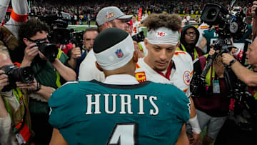 TOPSHOT-AMFOOT-SUPERBOWL-CHIEFS-EAGLES